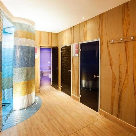 Luxury 2 Bedroom Apartment ブカレスト エクステリア 写真