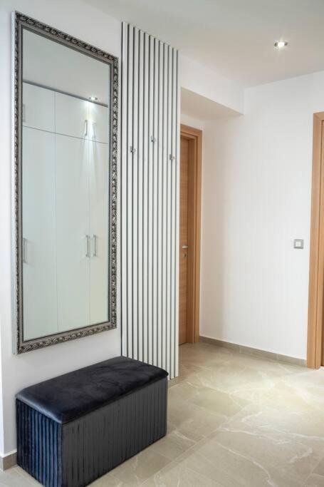 Luxury 2 Bedroom Apartment ブカレスト エクステリア 写真