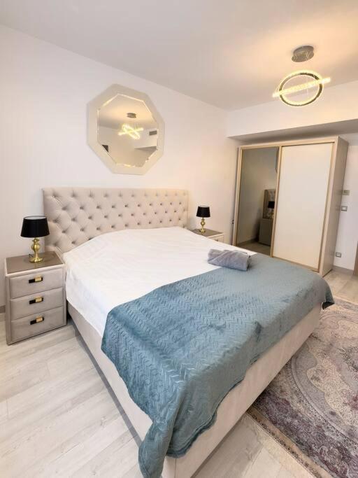 Luxury 2 Bedroom Apartment ブカレスト エクステリア 写真