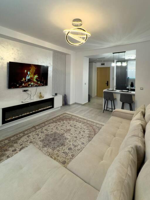 Luxury 2 Bedroom Apartment ブカレスト エクステリア 写真
