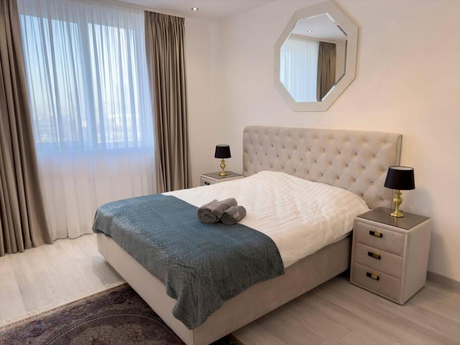 Luxury 2 Bedroom Apartment ブカレスト エクステリア 写真